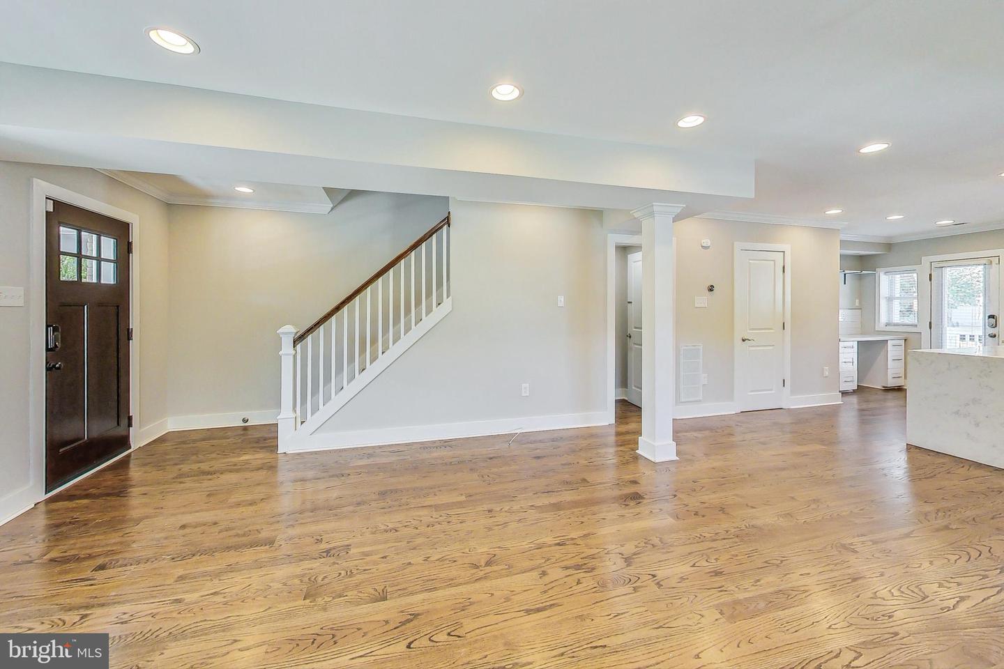 1330 STAPLES ST NE