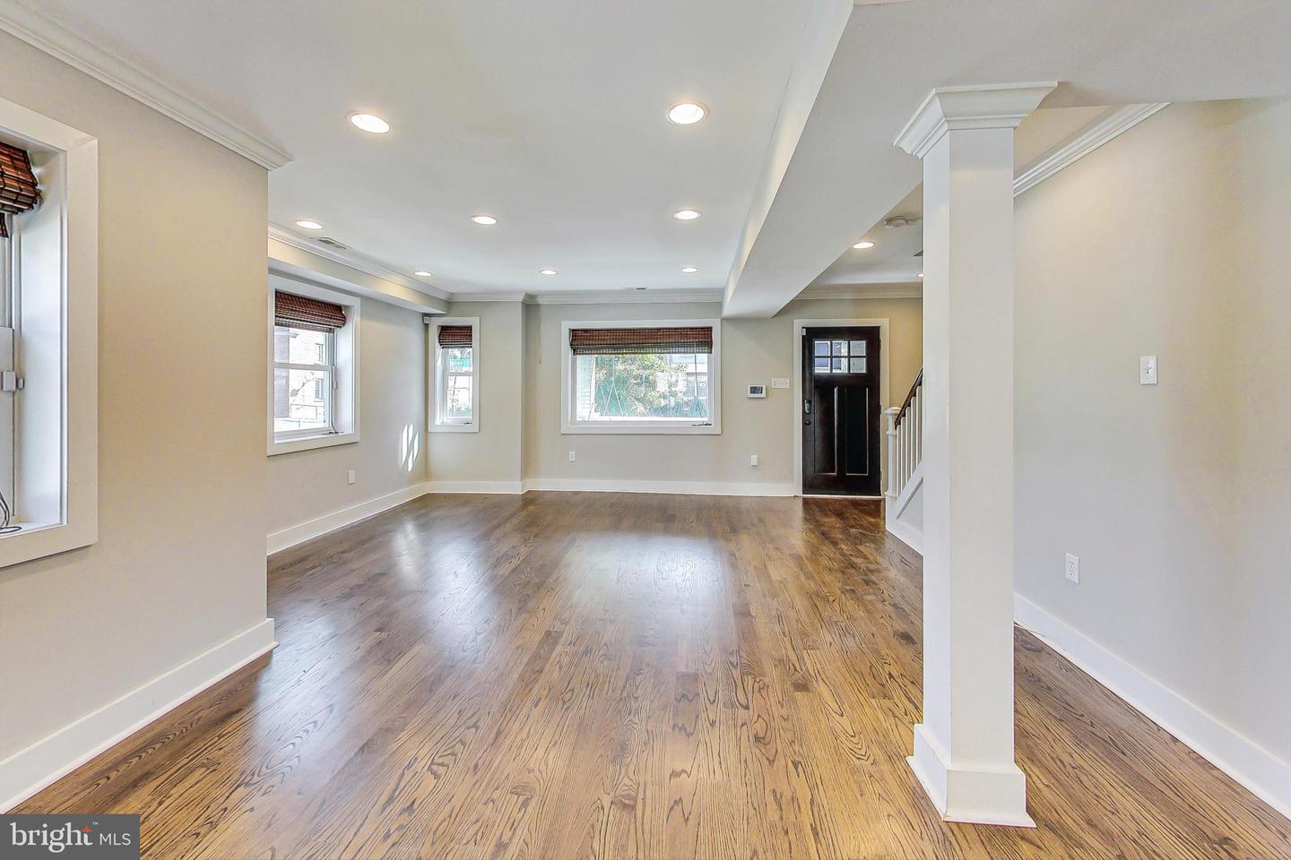 1330 STAPLES ST NE