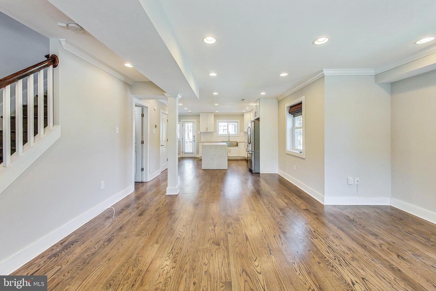 1330 STAPLES ST NE
