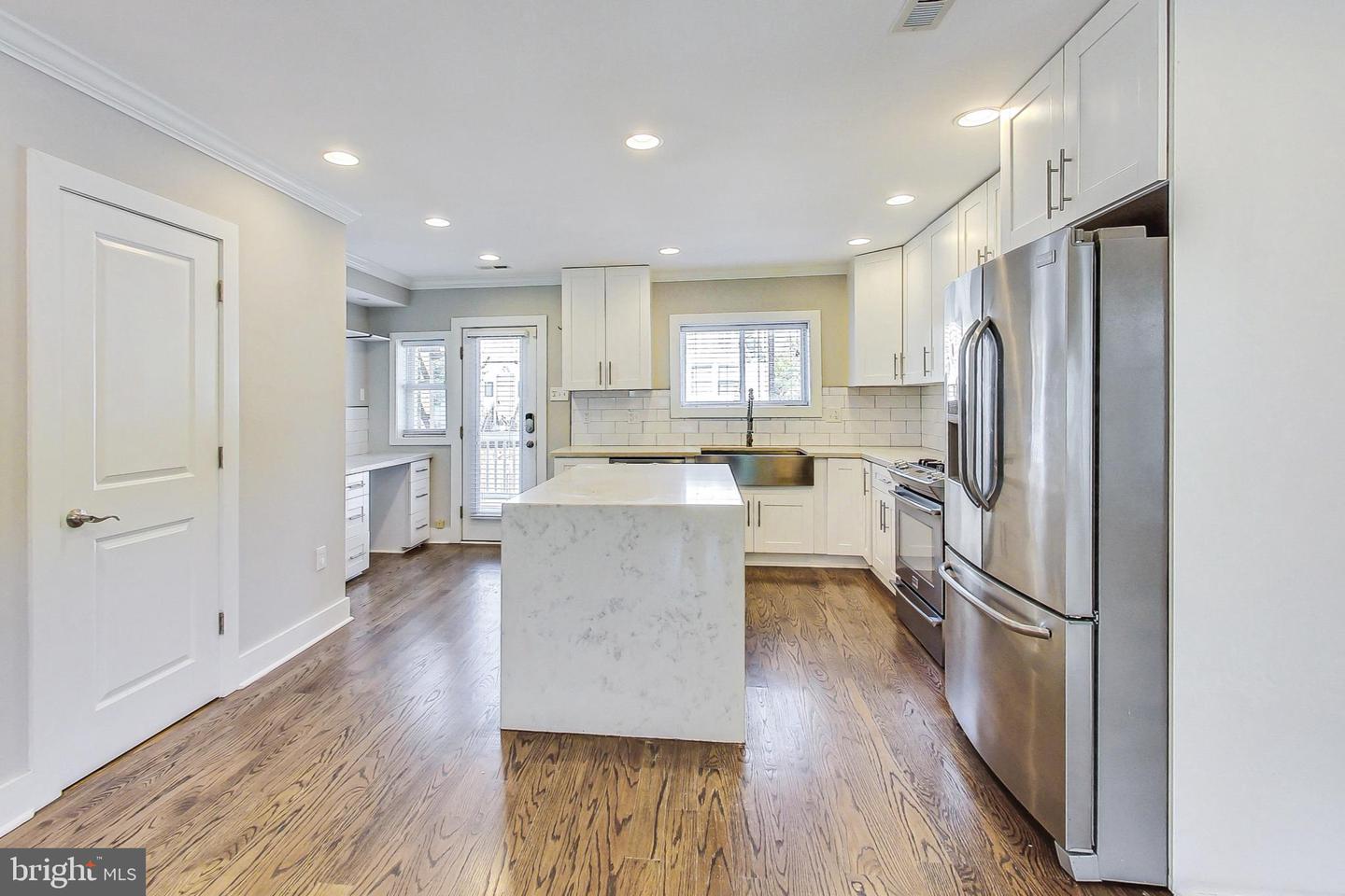 1330 STAPLES ST NE