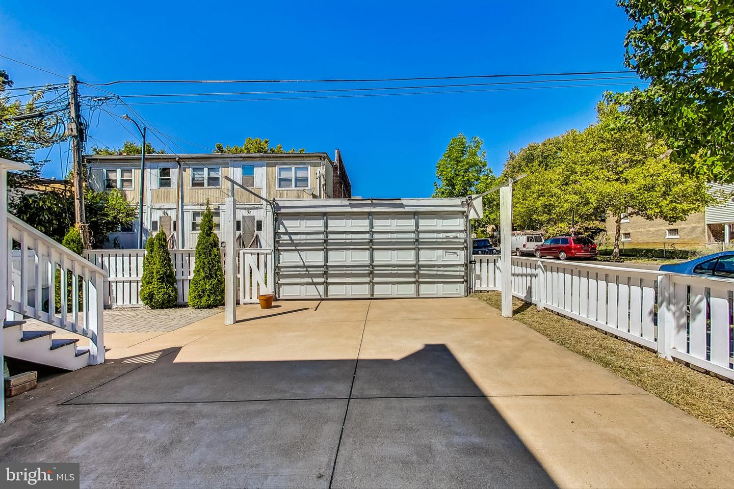 1330 STAPLES ST NE