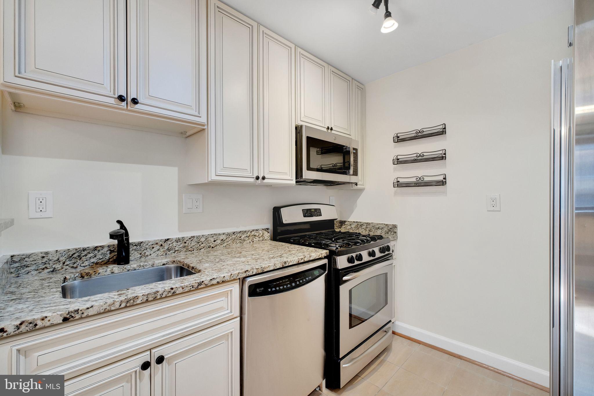 2725 39th St NW #307