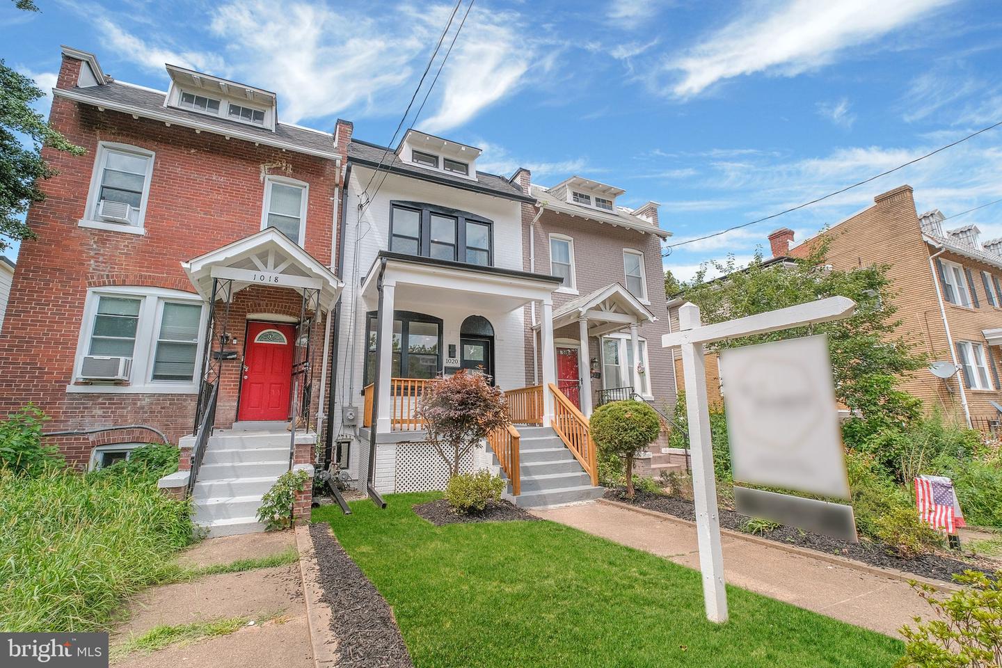 1020 Hamlin St NE