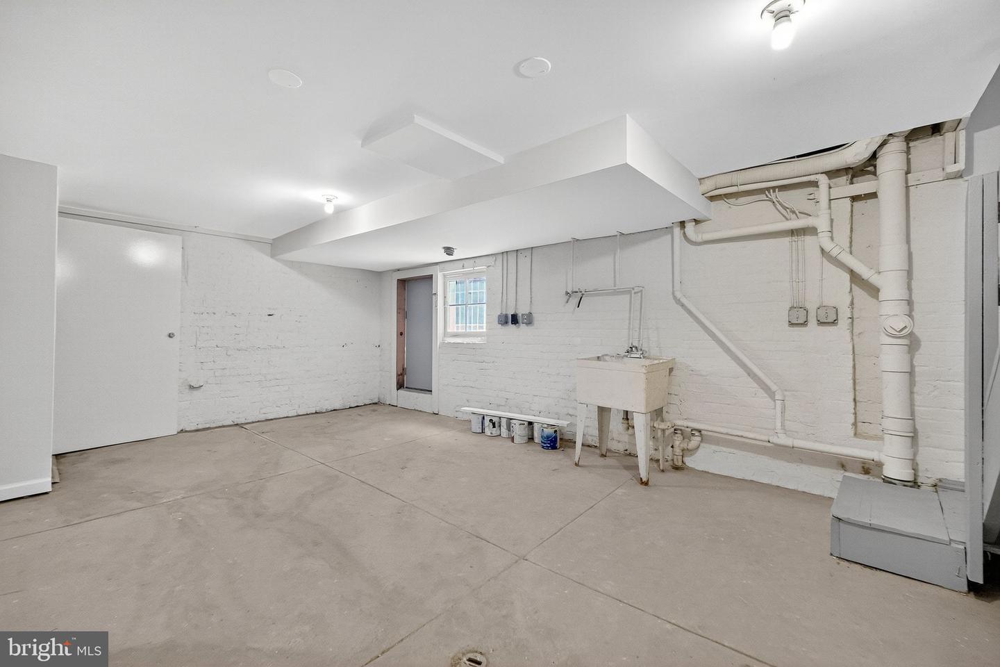 1664 Park Rd NW