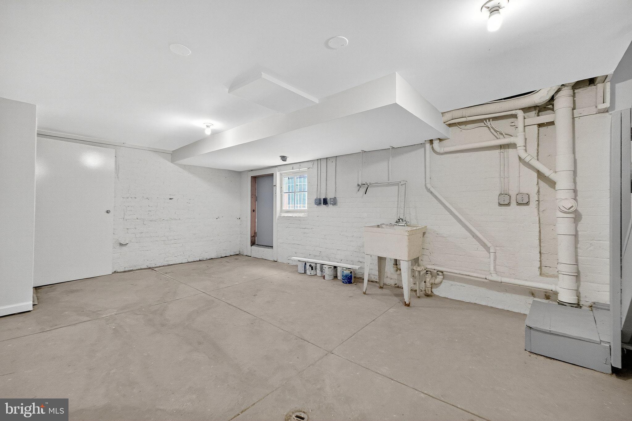 1664 Park Rd NW