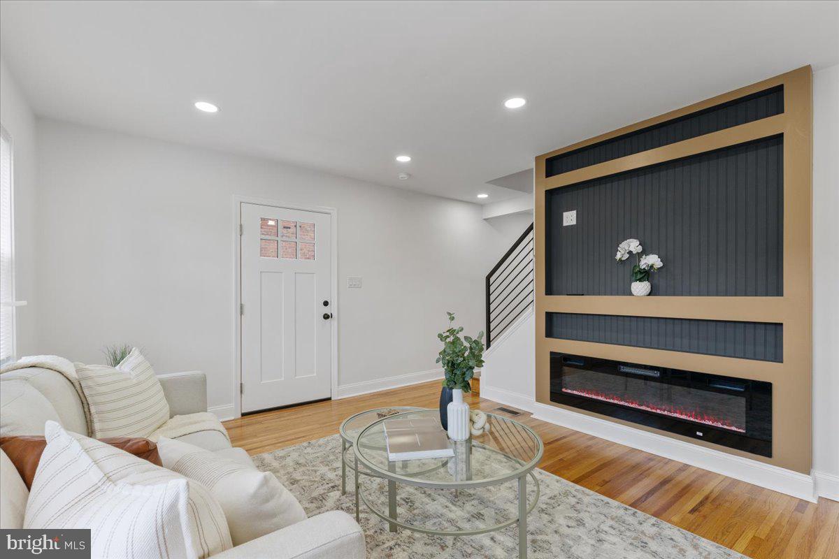 408 PEABODY STREET NE