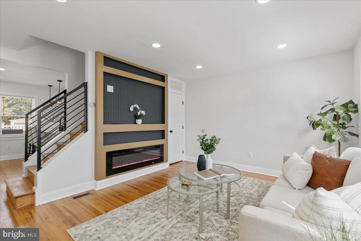 408 PEABODY STREET NE