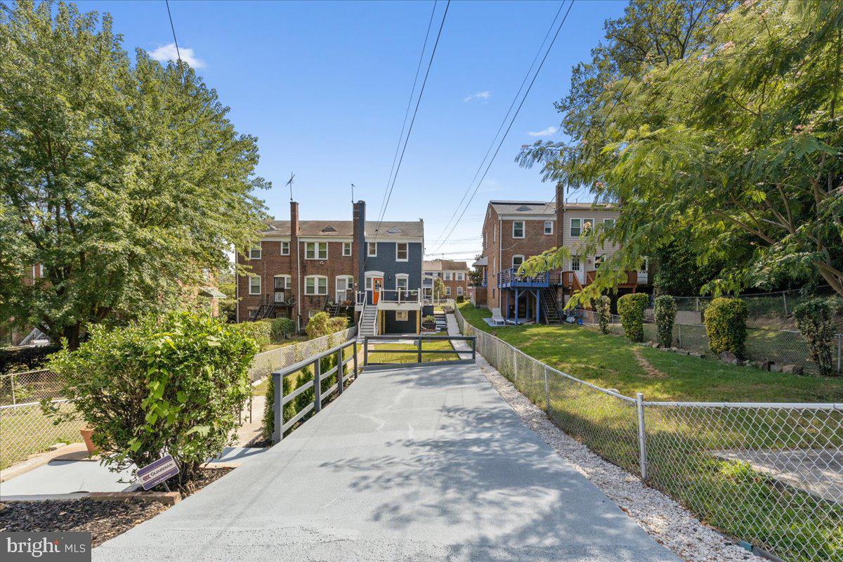 408 PEABODY STREET NE