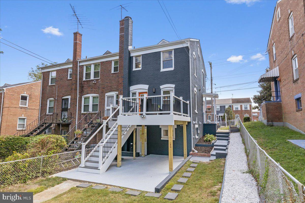 408 PEABODY STREET NE