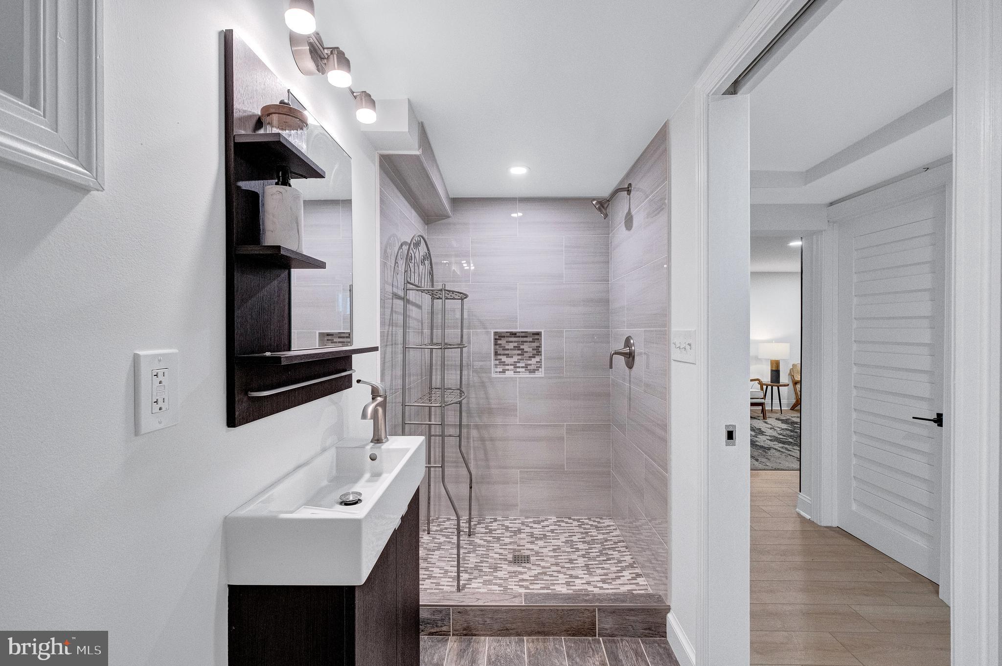 5520 NORTH CAPITOL STREET NW