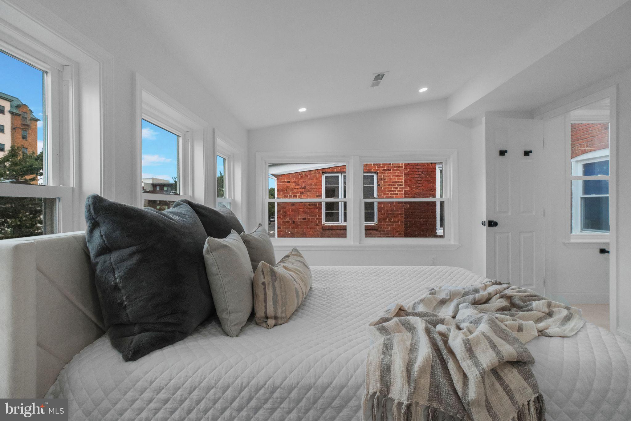 1417 MERIDIAN PLACE NW