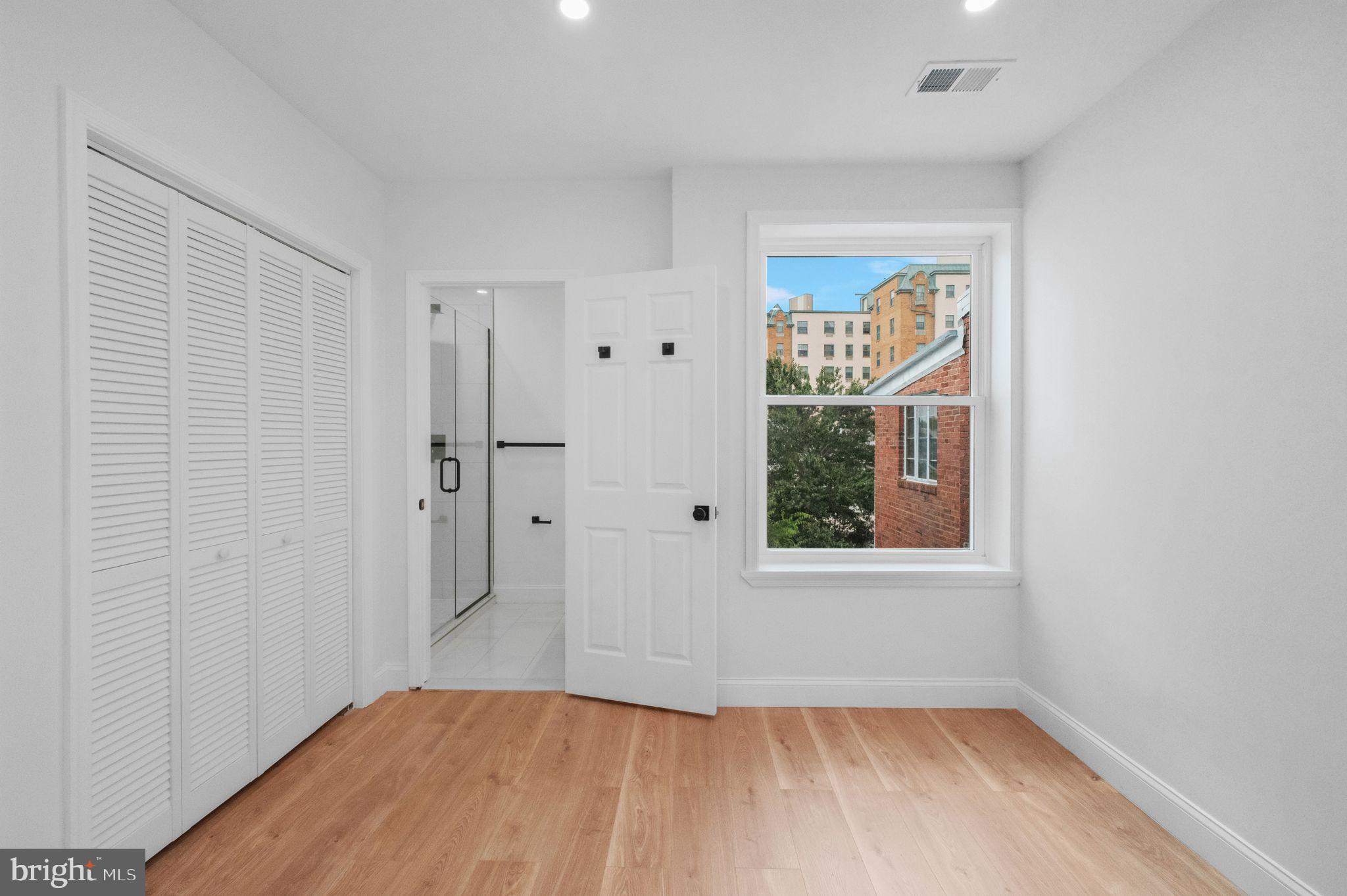 1417 MERIDIAN PLACE NW