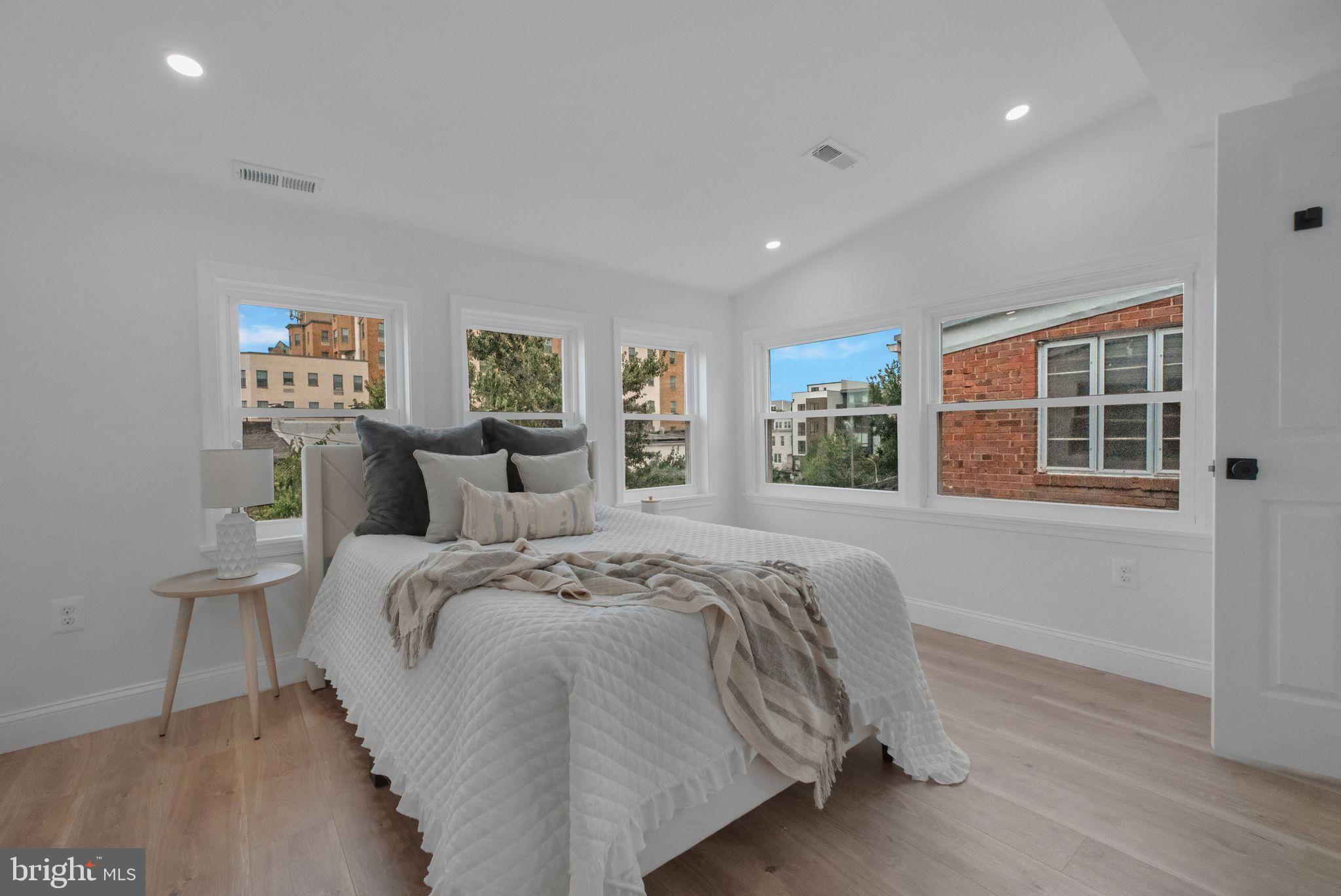 1417 MERIDIAN PLACE NW