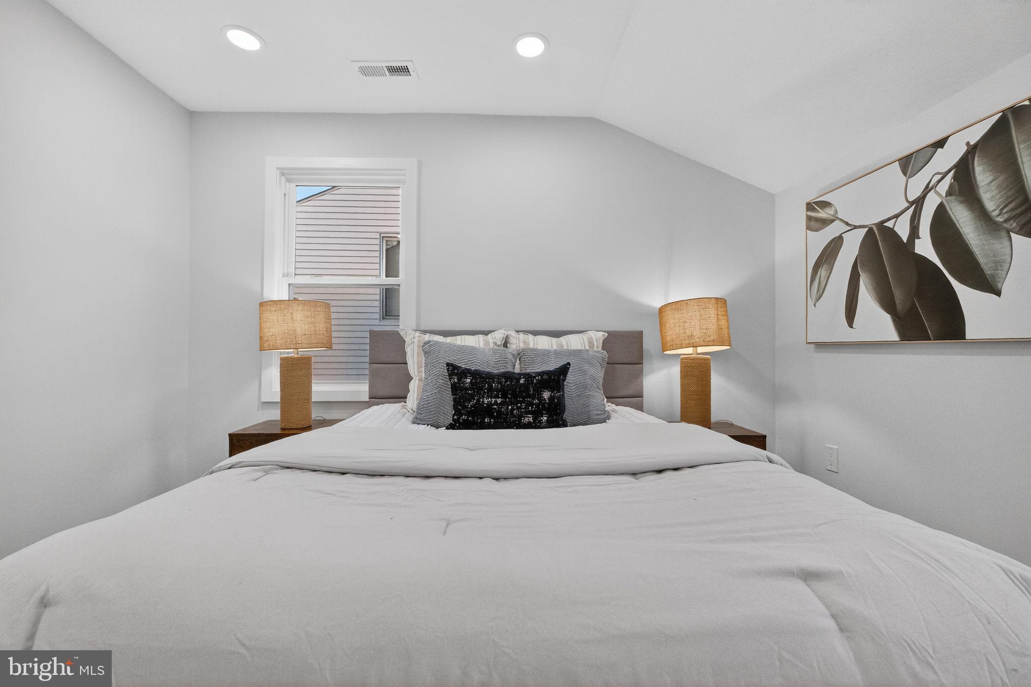 840 DIVISION AVENUE NE