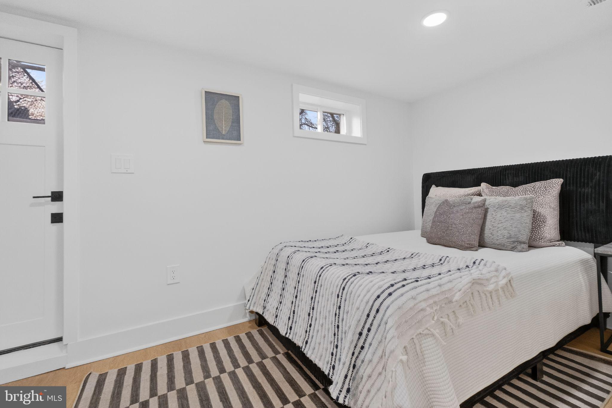 840 DIVISION AVENUE NE