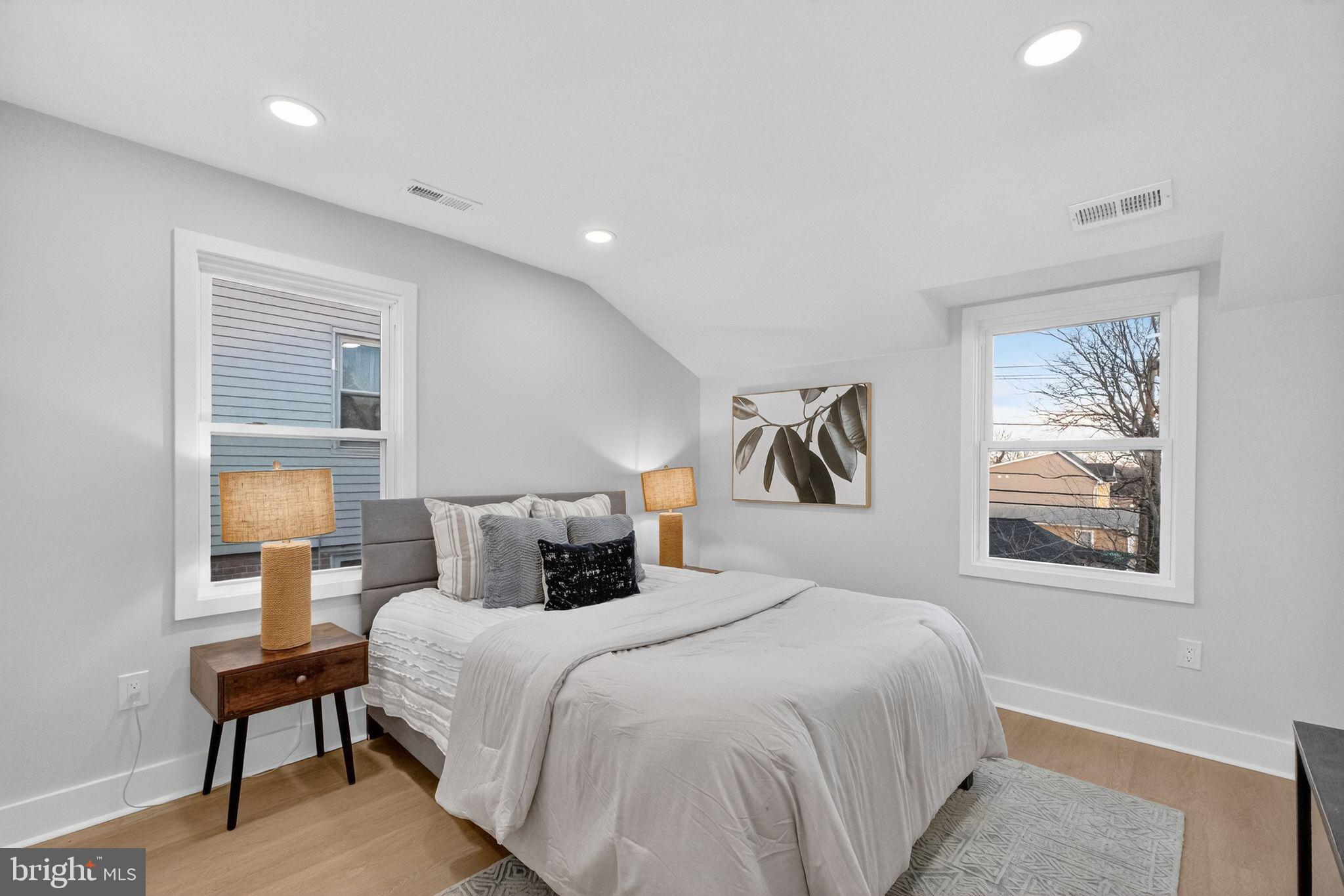 840 DIVISION AVENUE NE