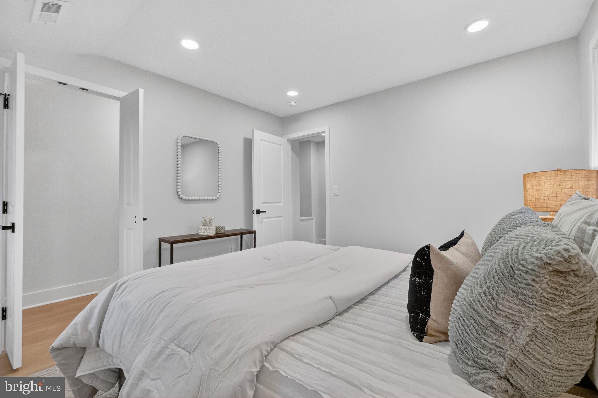 840 DIVISION AVENUE NE