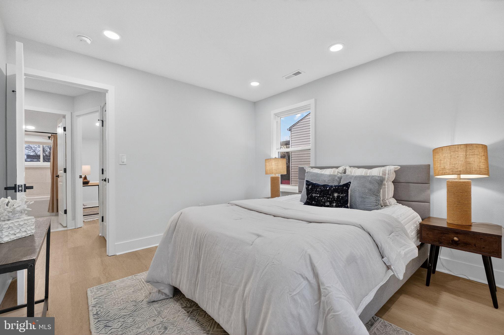 840 DIVISION AVENUE NE