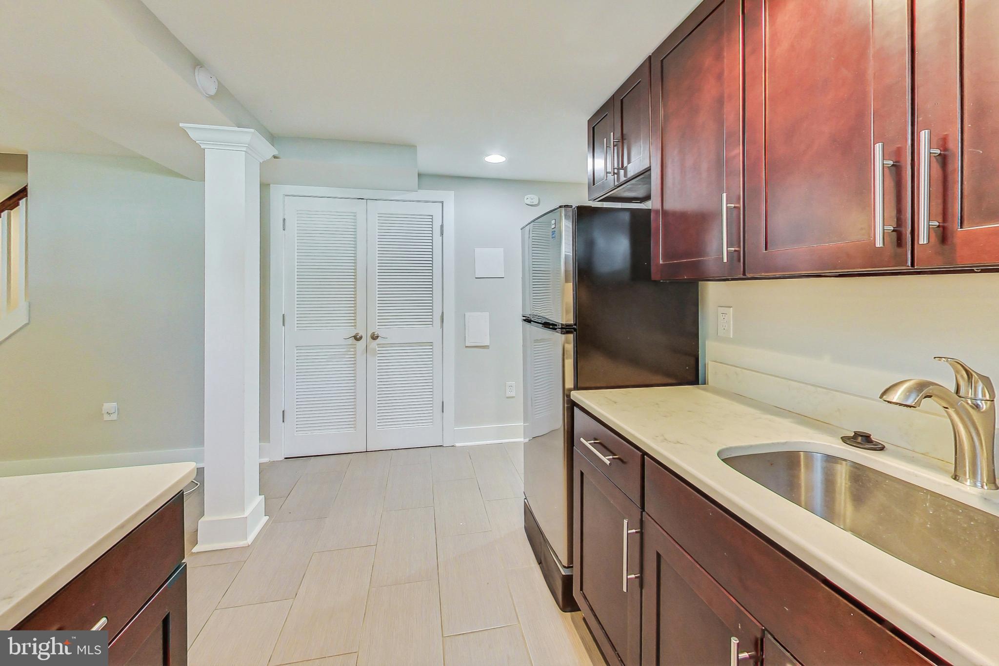 1330 STAPLES STREET NE