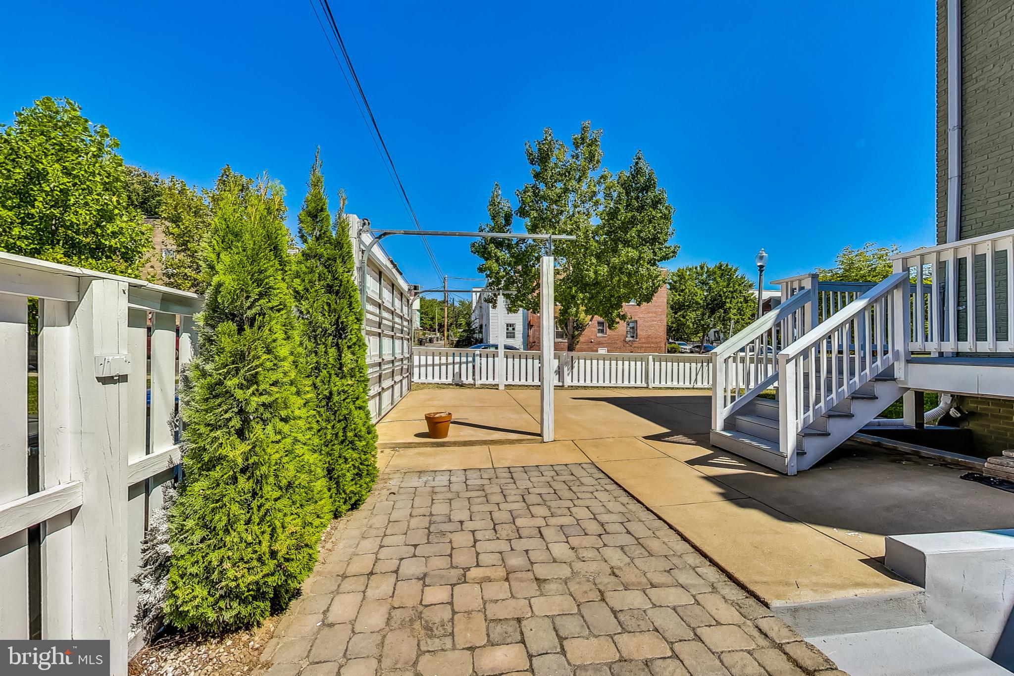 1330 STAPLES STREET NE