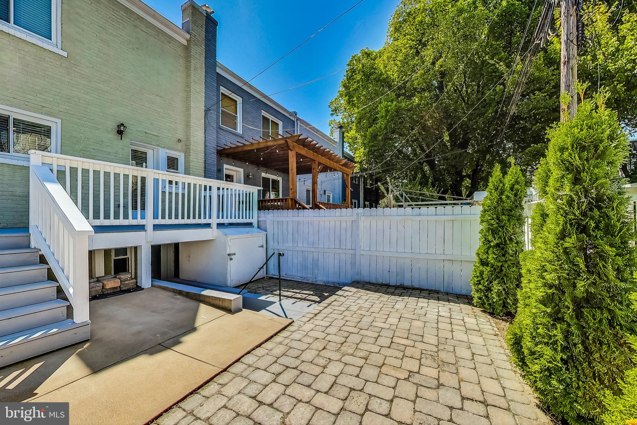 1330 STAPLES STREET NE