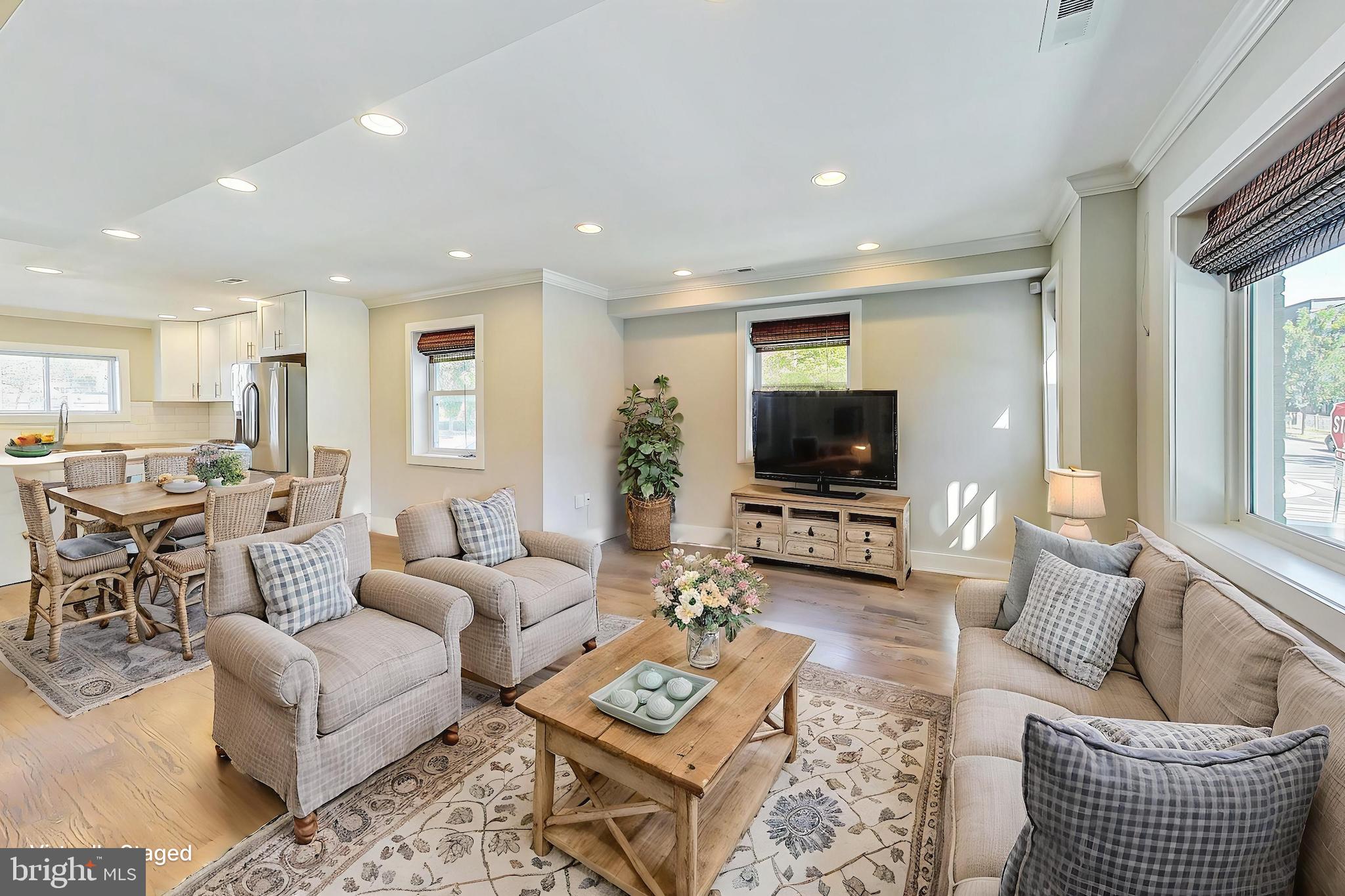 1330 STAPLES STREET NE