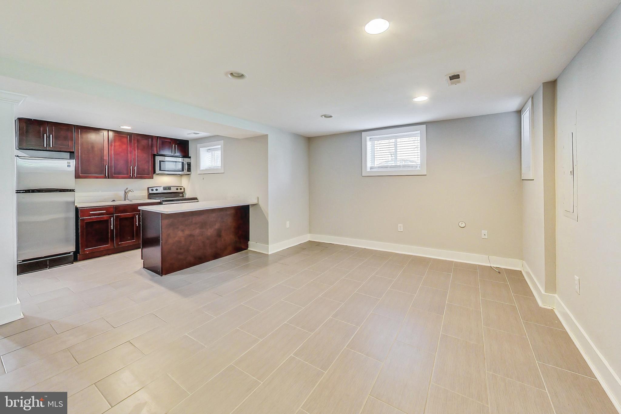 1330 STAPLES STREET NE