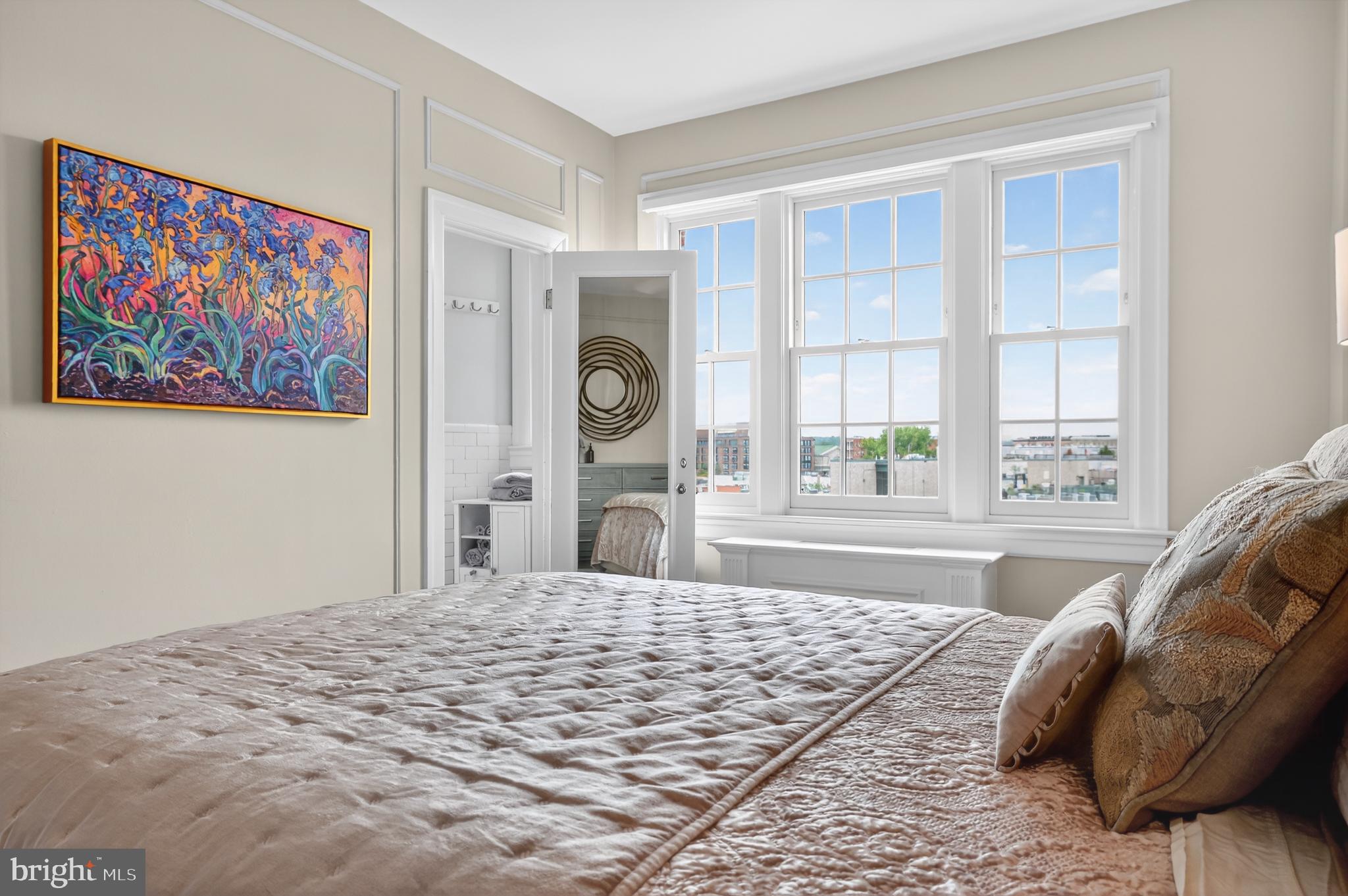 1661 CRESCENT PLACE NW