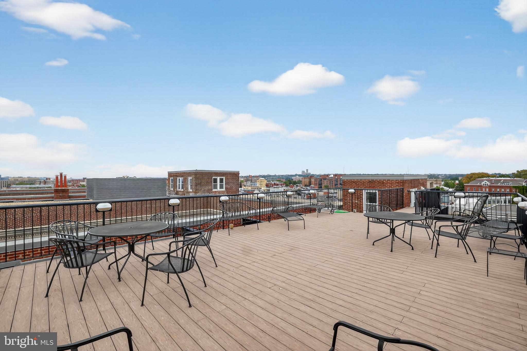 1661 CRESCENT PLACE NW