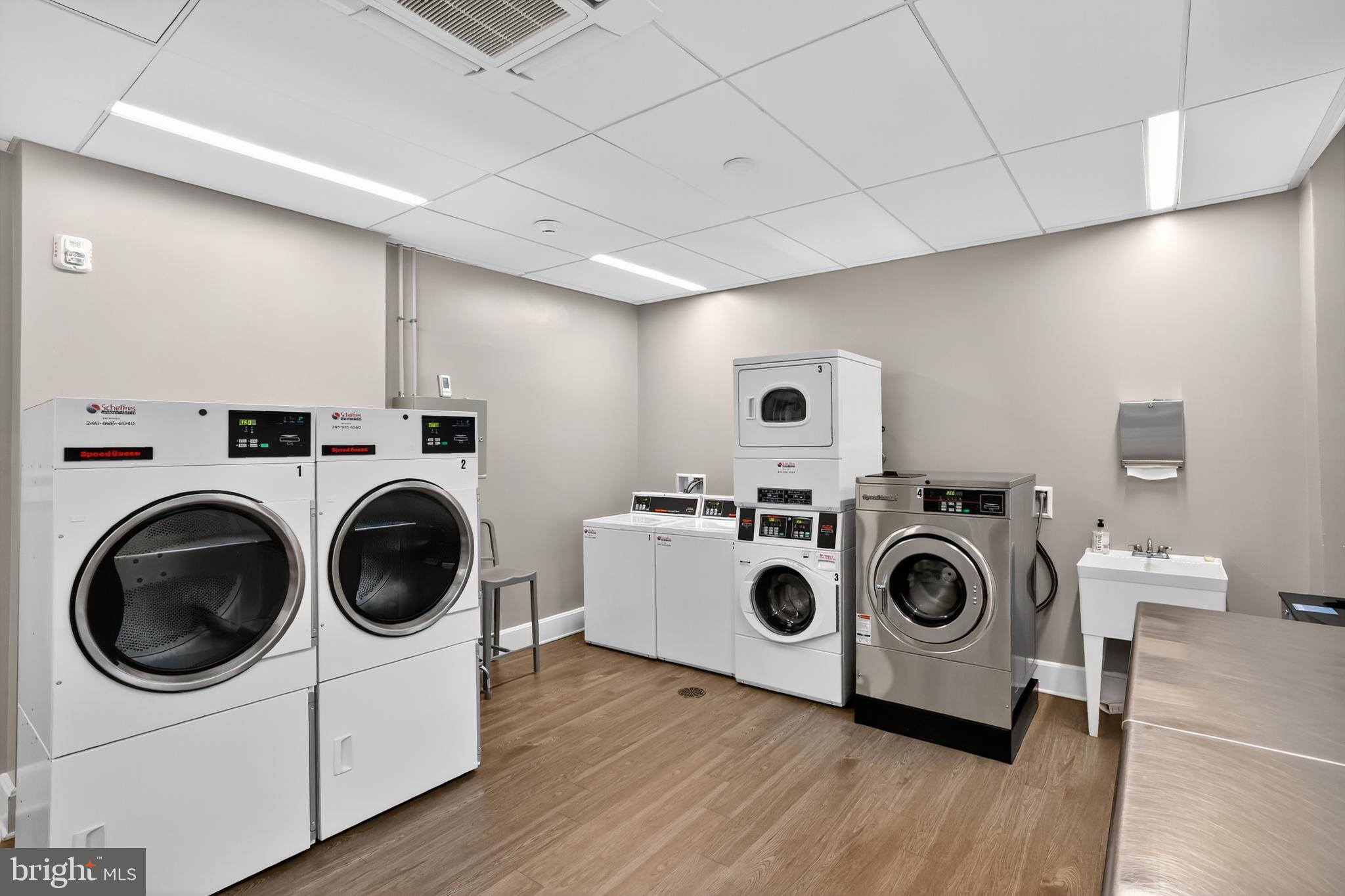 1661 CRESCENT PLACE NW