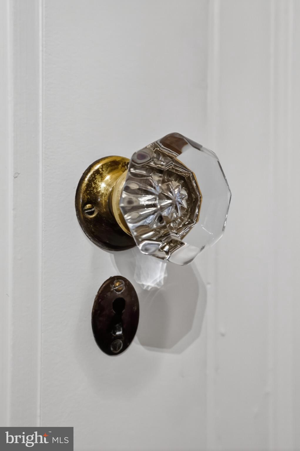 1661 CRESCENT PLACE NW