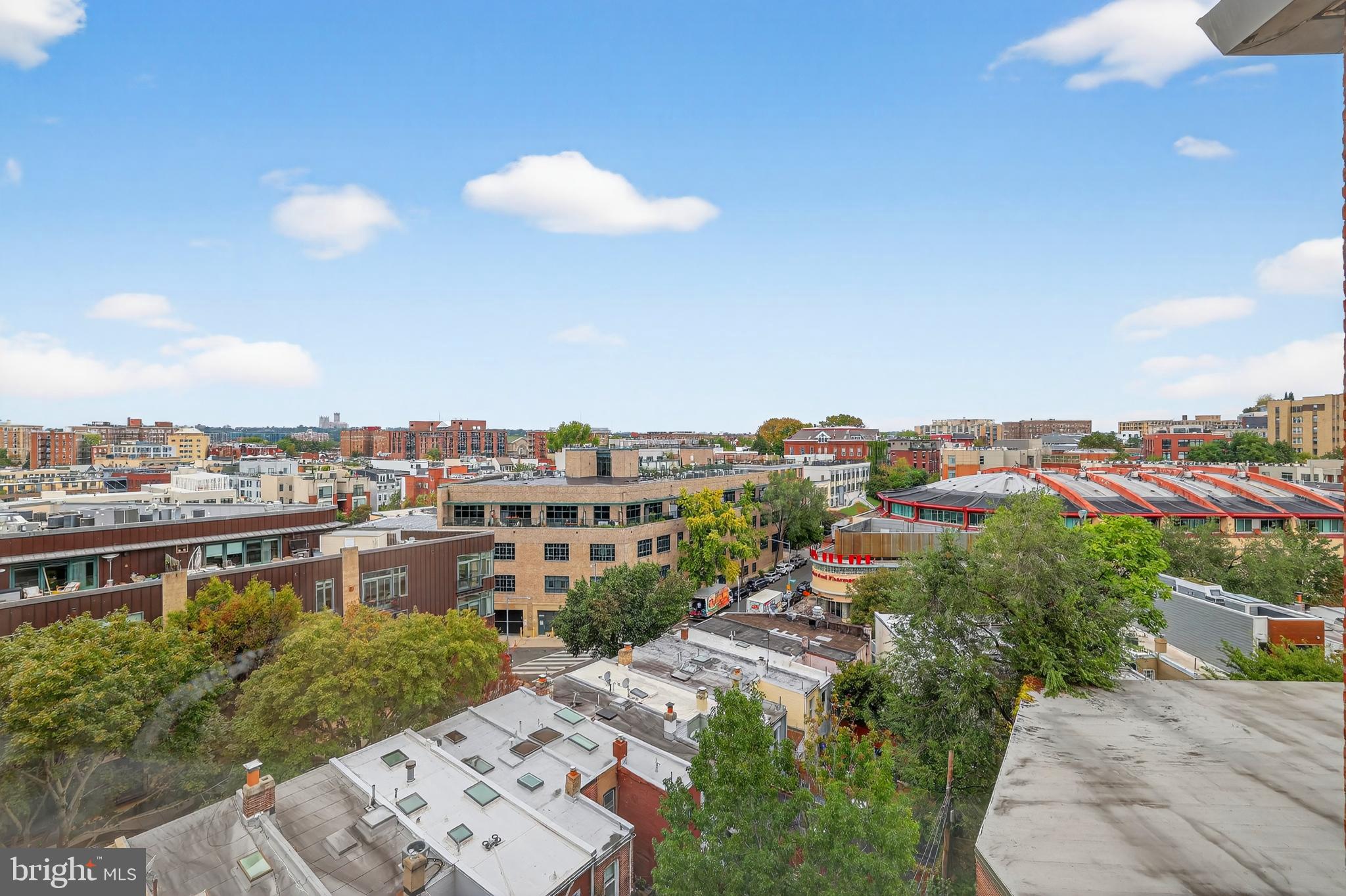 1661 CRESCENT PLACE NW