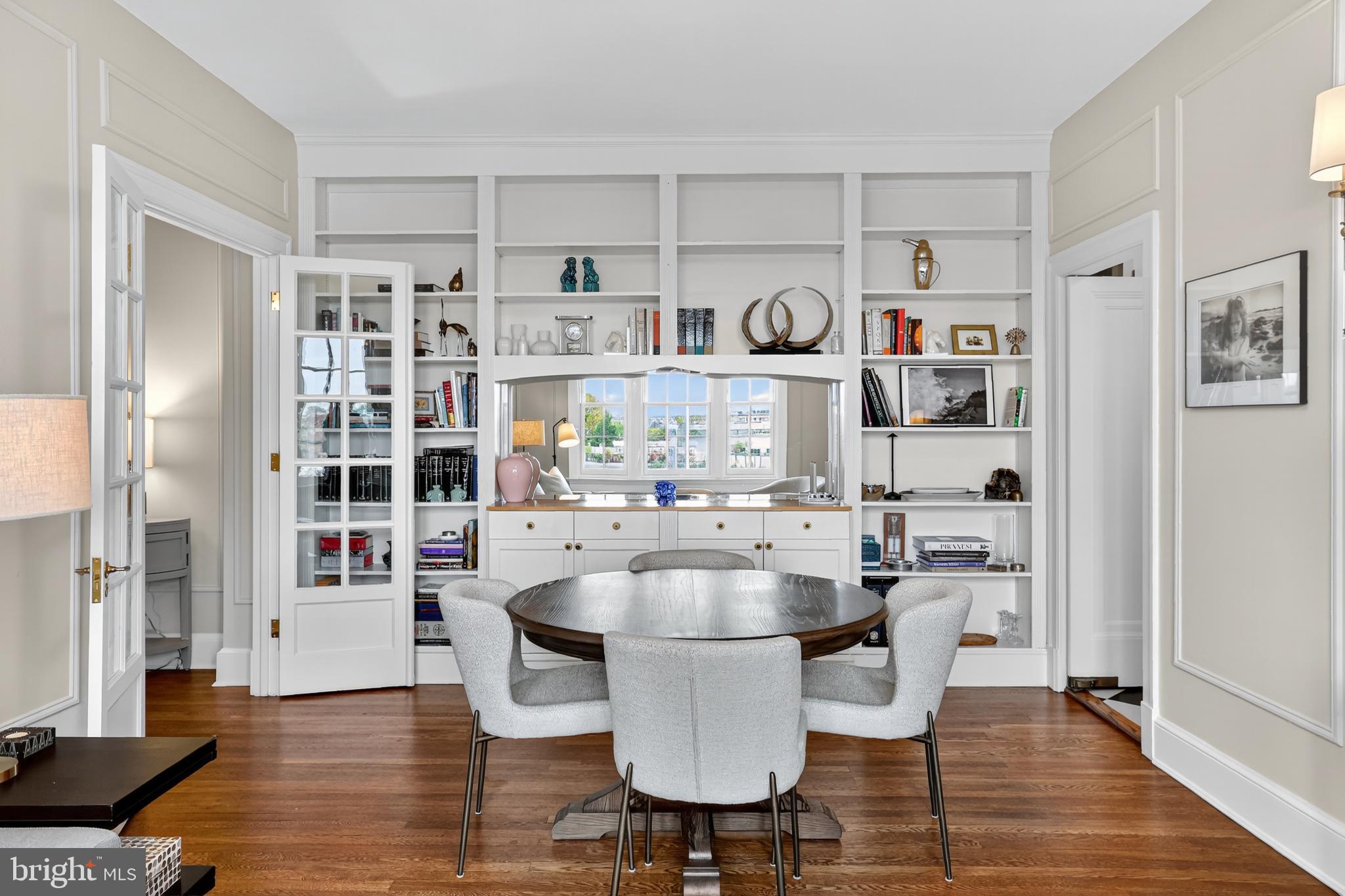 1661 CRESCENT PLACE NW