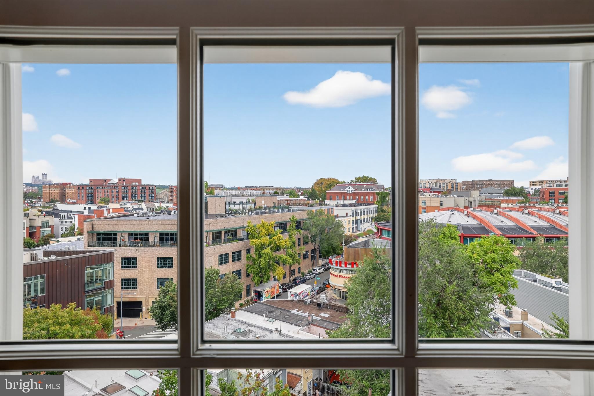 1661 CRESCENT PLACE NW