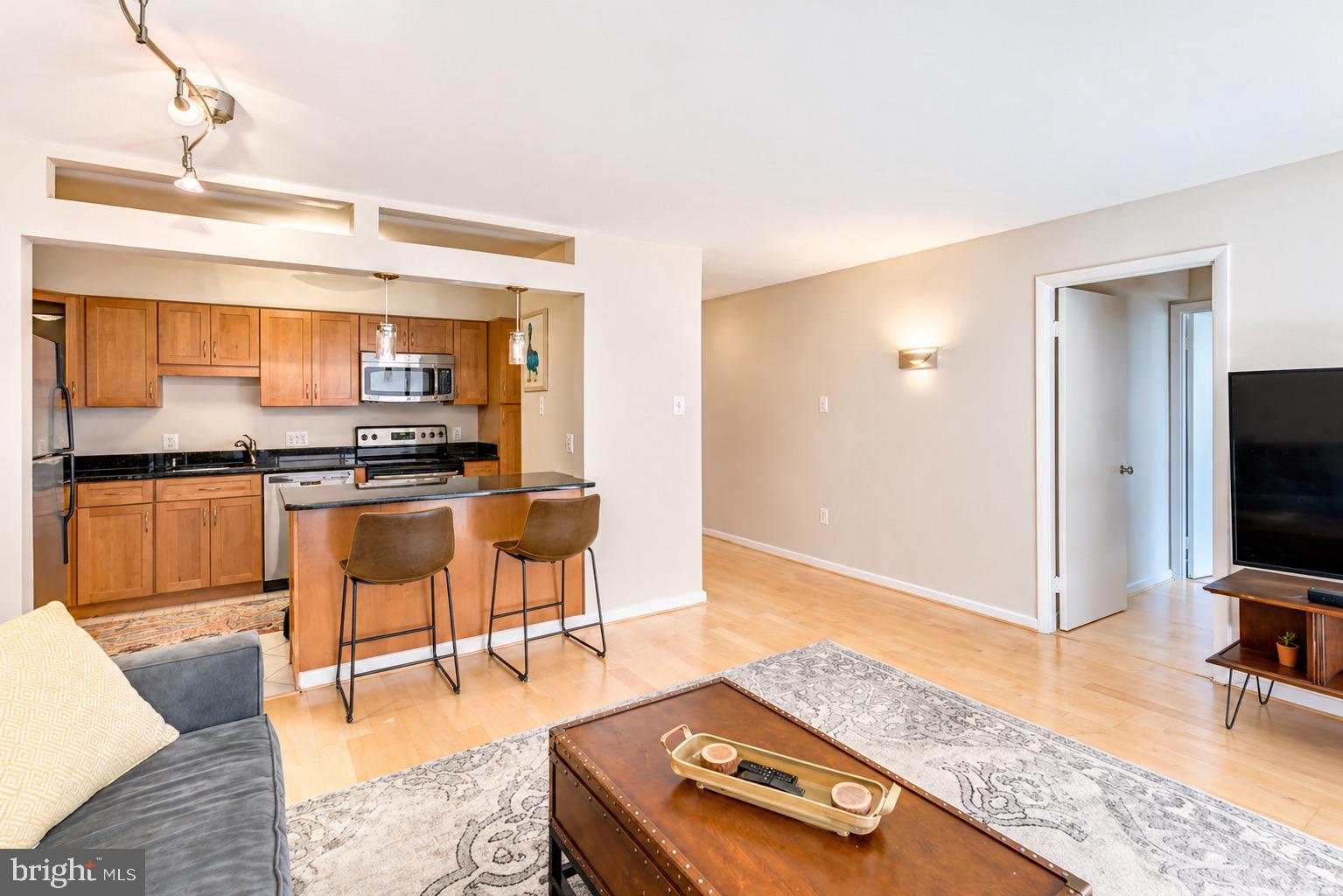 2141 P STREET NW 901