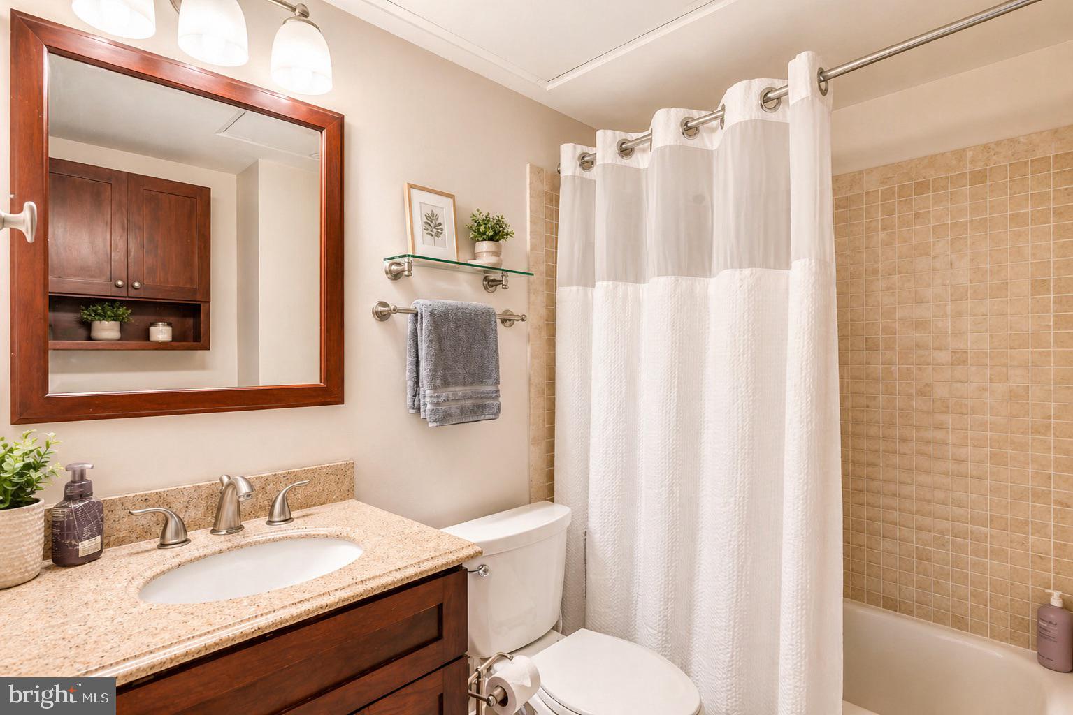 2141 P STREET NW 901