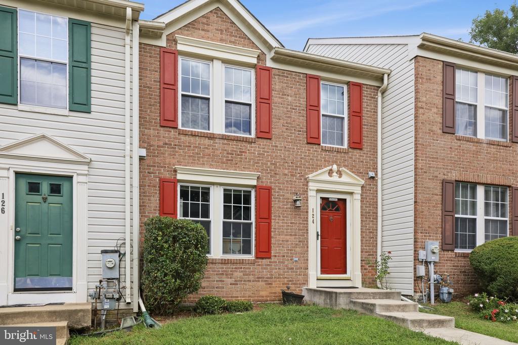124 FOXCHASE DRIVE