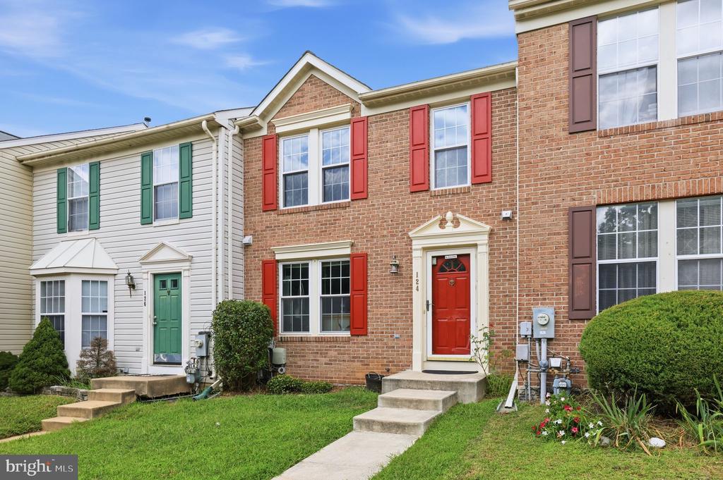 124 FOXCHASE DRIVE