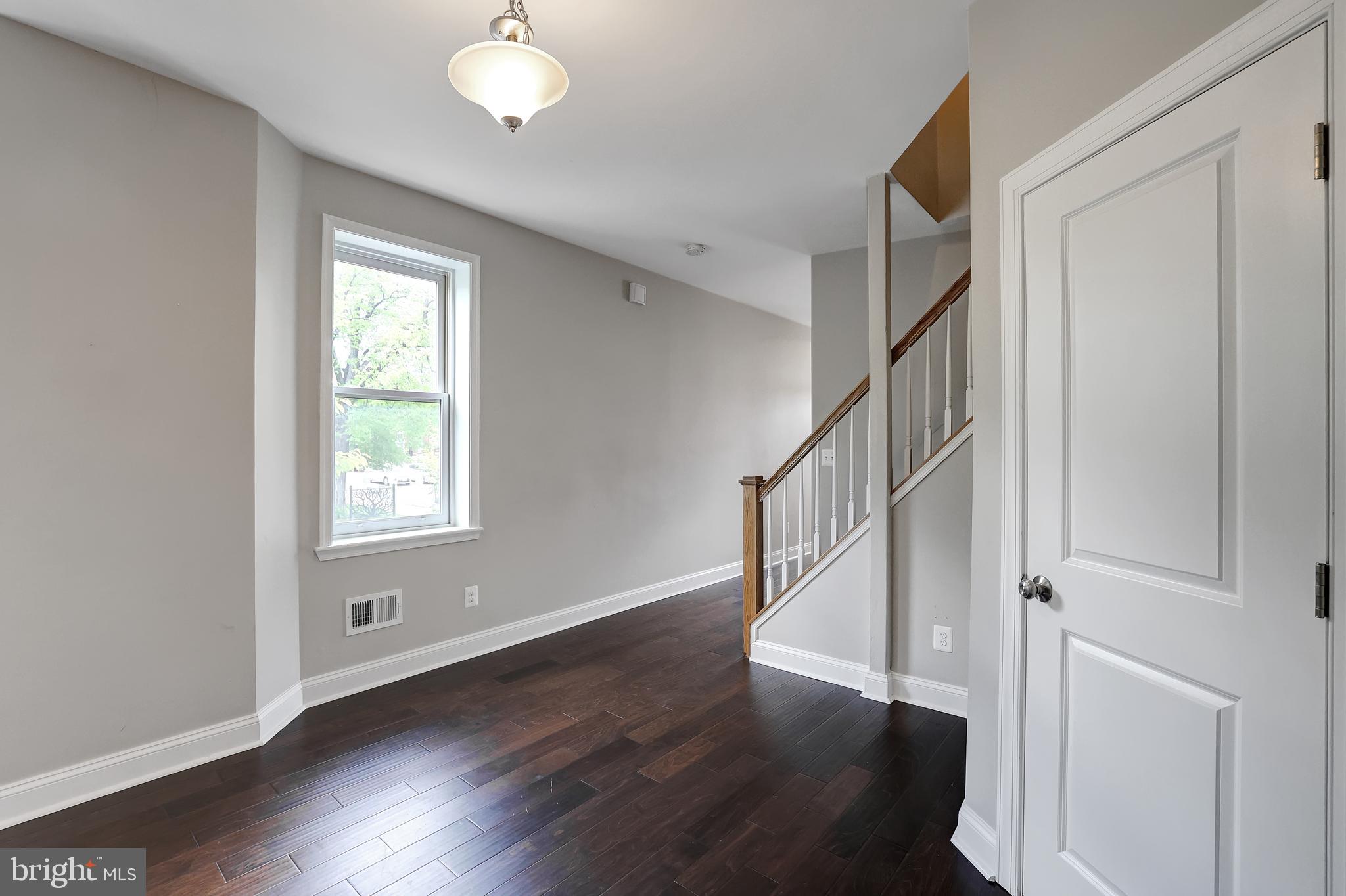 156 N Kenwood Avenue
