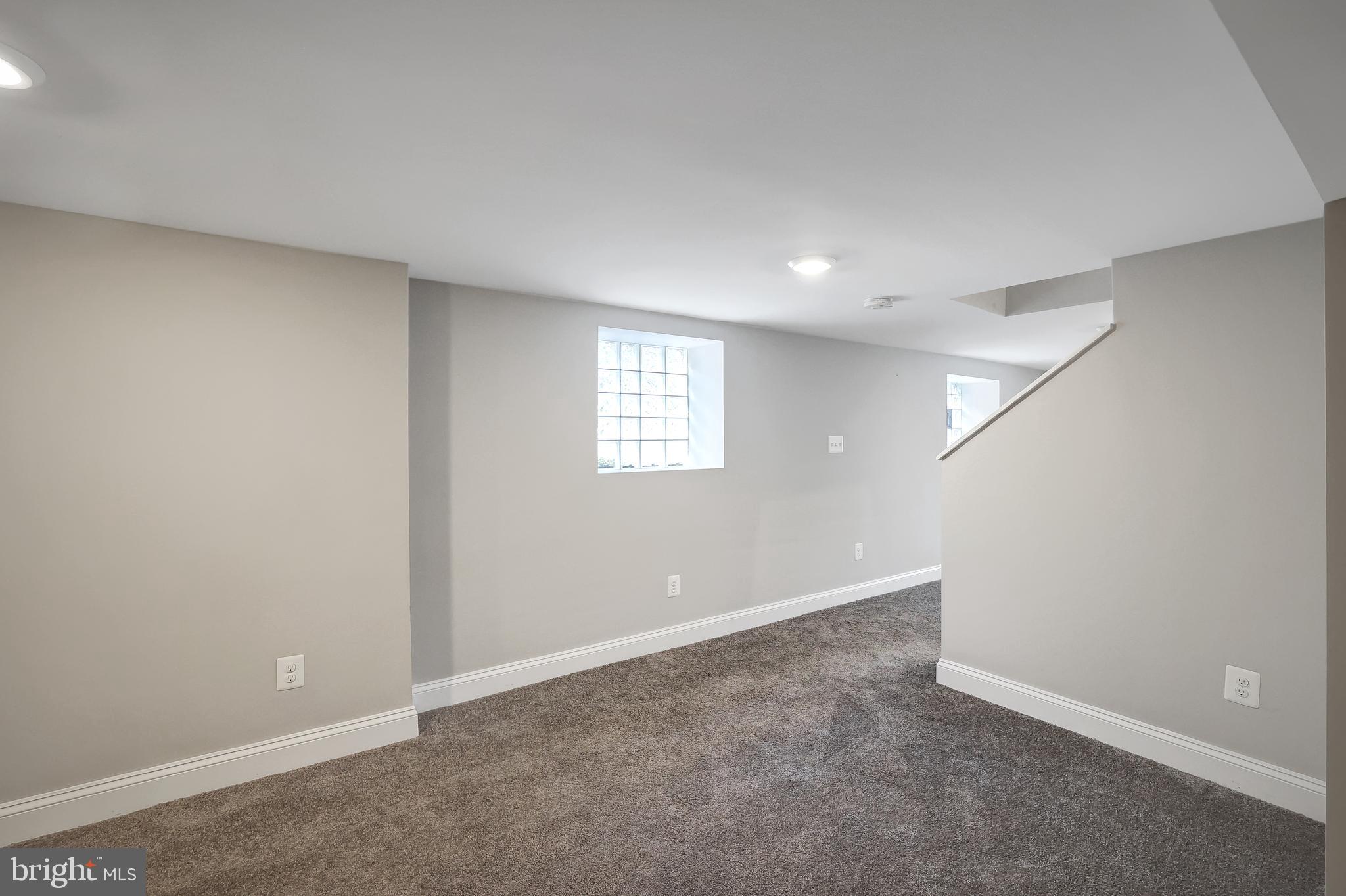 156 N KENWOOD AVE