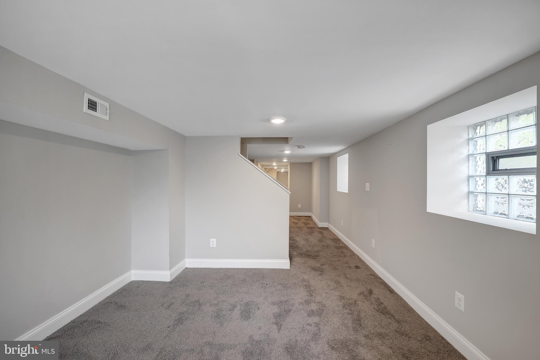 156 N KENWOOD AVE