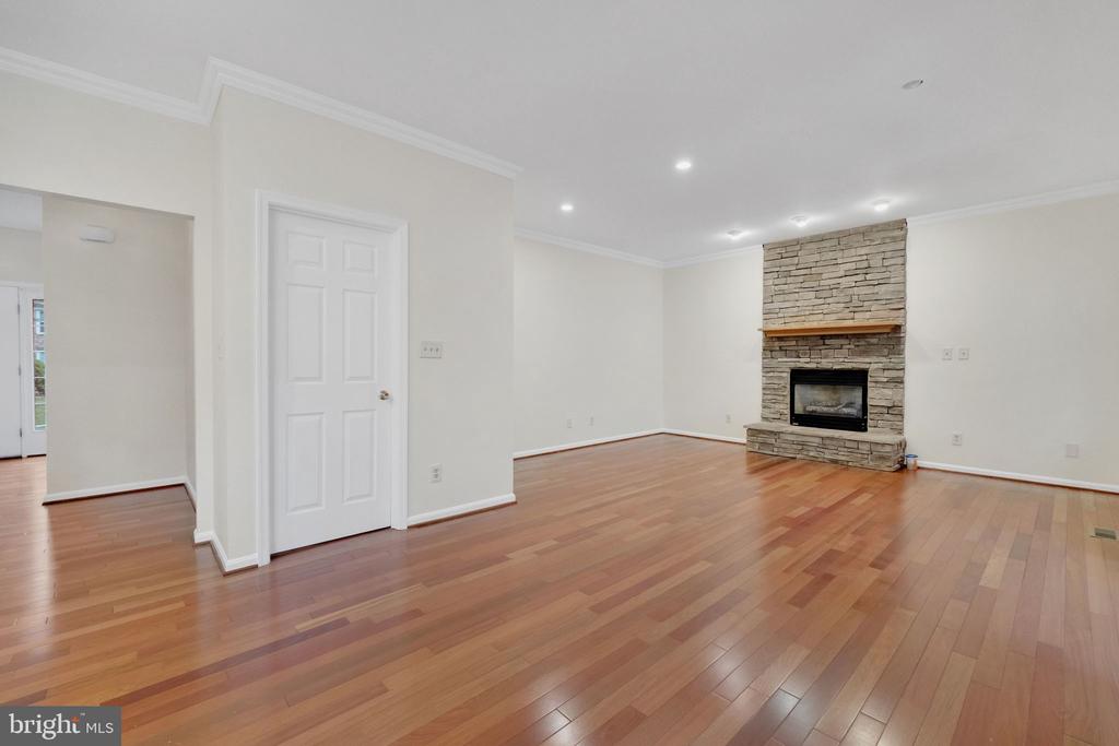 14415 SATURN WAY