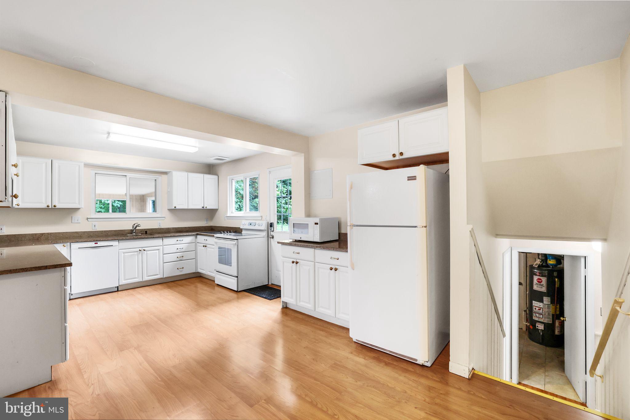 6928 WINTERBERRY LANE