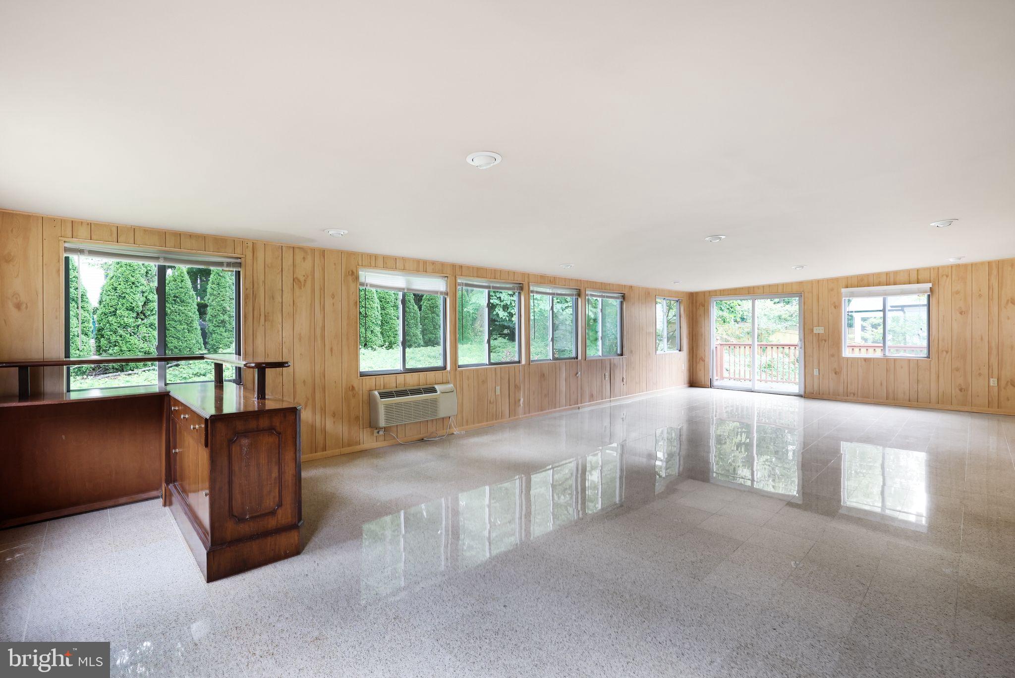 6928 WINTERBERRY LANE