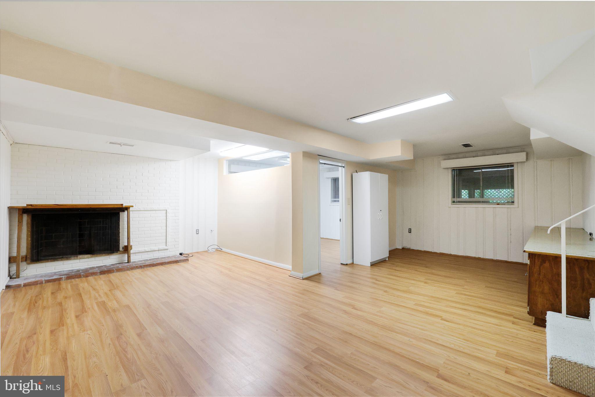 6928 WINTERBERRY LANE