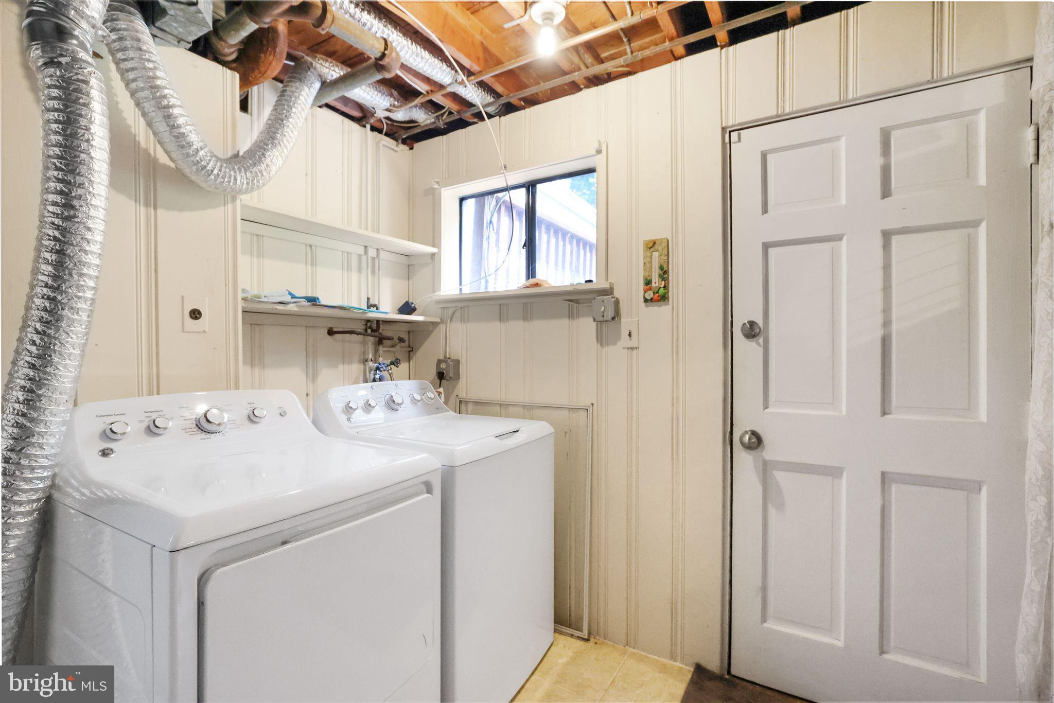 6928 WINTERBERRY LANE