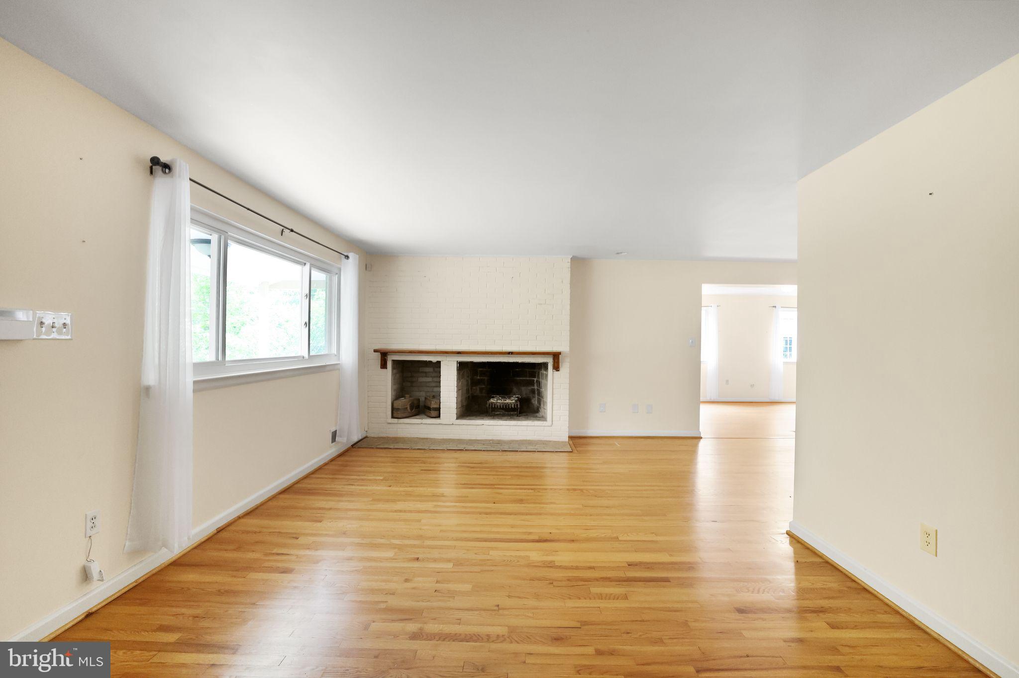 6928 WINTERBERRY LANE