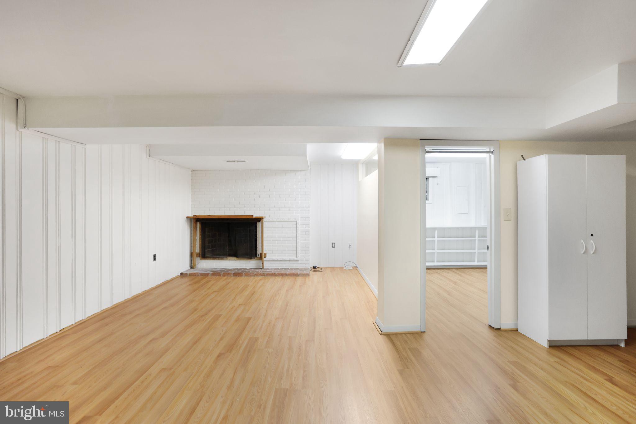 6928 WINTERBERRY LANE