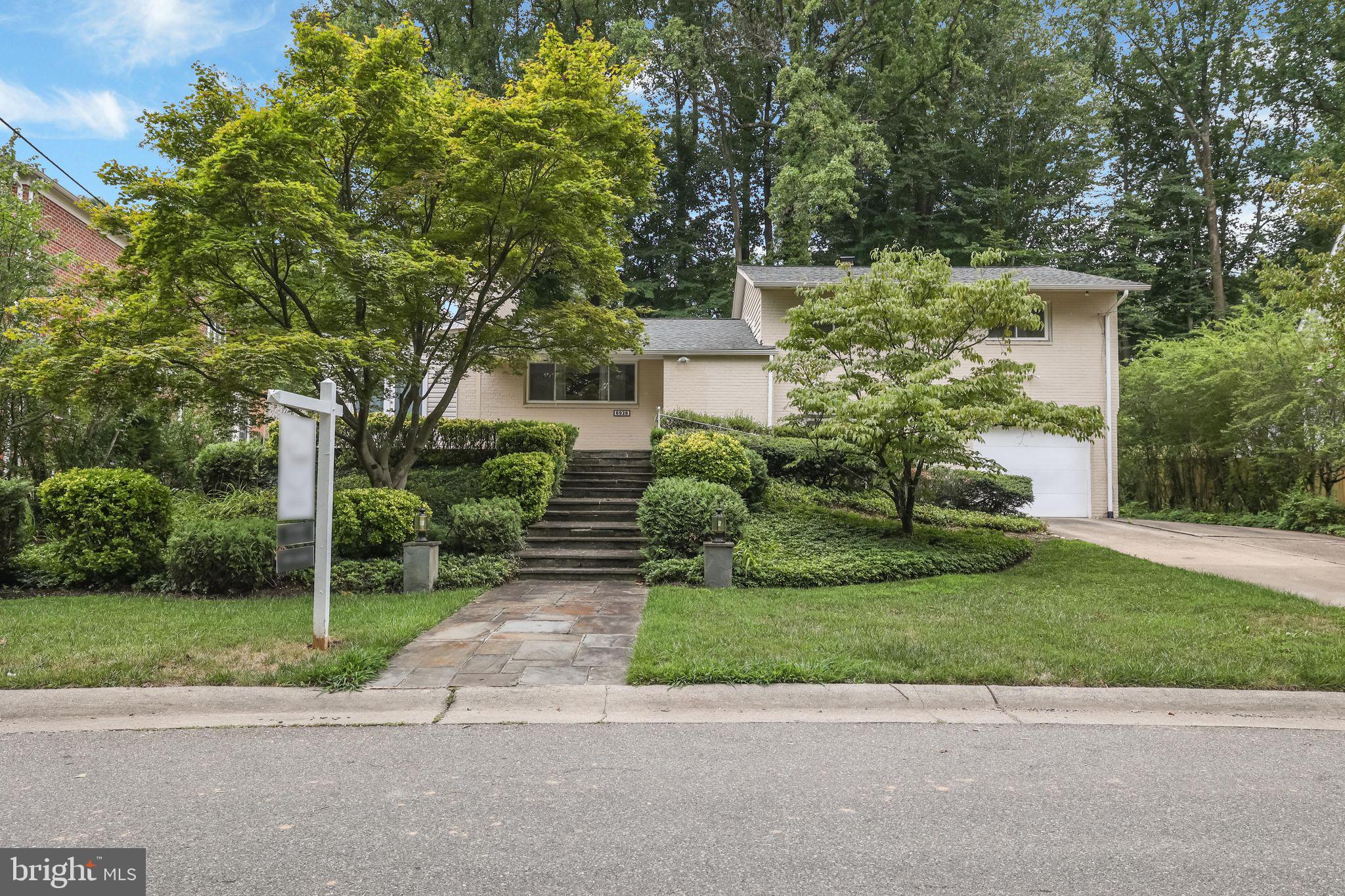 6928 WINTERBERRY LANE