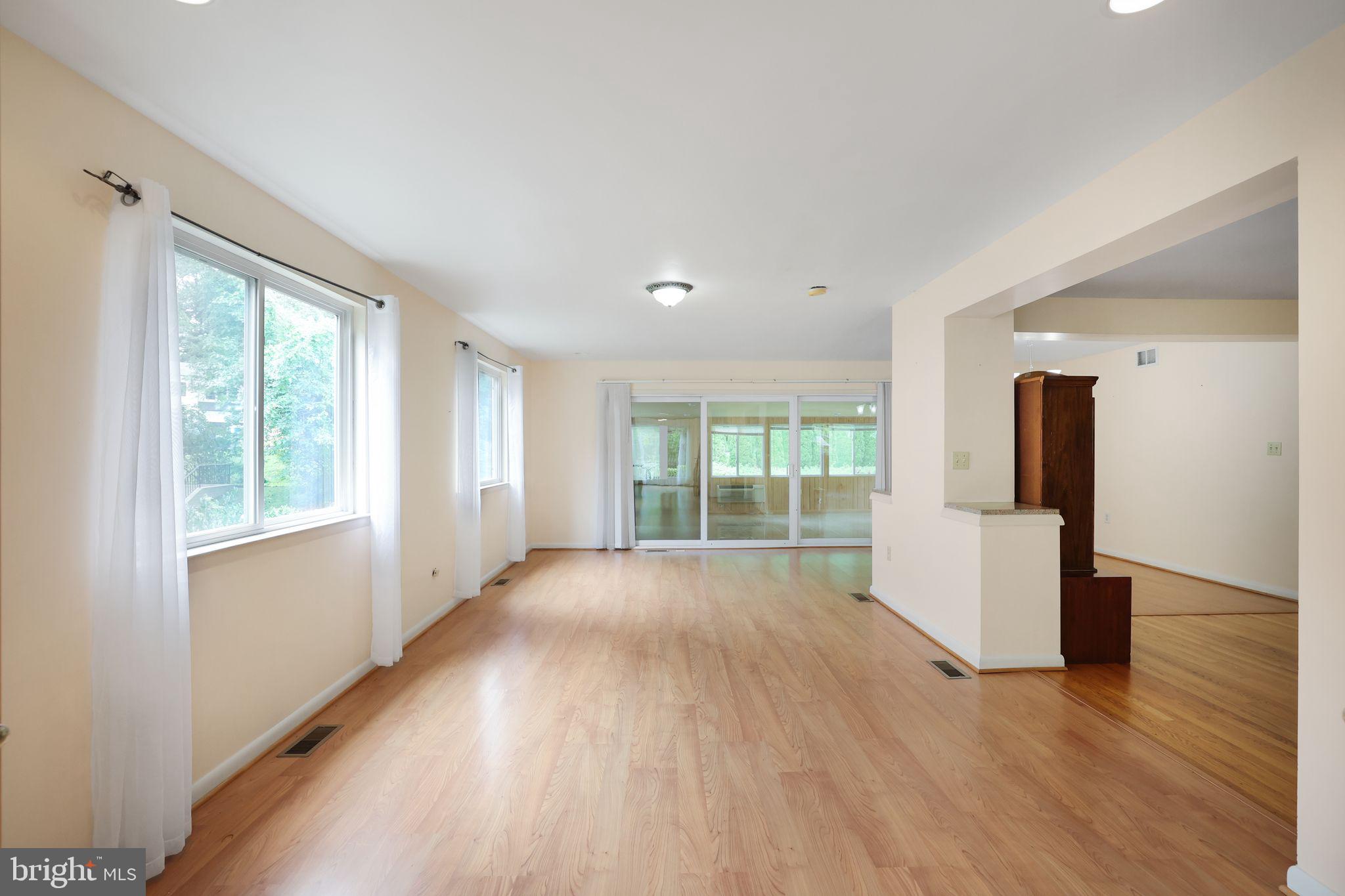 6928 WINTERBERRY LANE